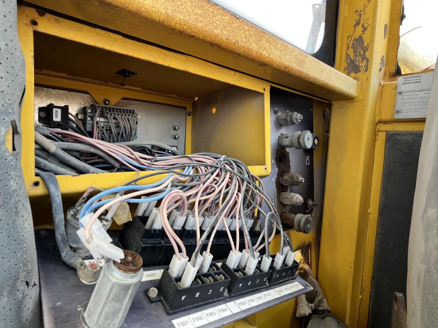 ./imagenes/INVOICE/2019/10923/PERFORADORA  ATLAS COPCO ROCD7-11 (36).JPG